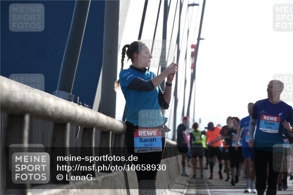 03.10.2026 - Köhlbrandbrückenlauf LenaG. http://msf.ph/oto/10658930 03.10.2026 09:32:24 Position 1 1619, 2329 meine-sportfotos.de
