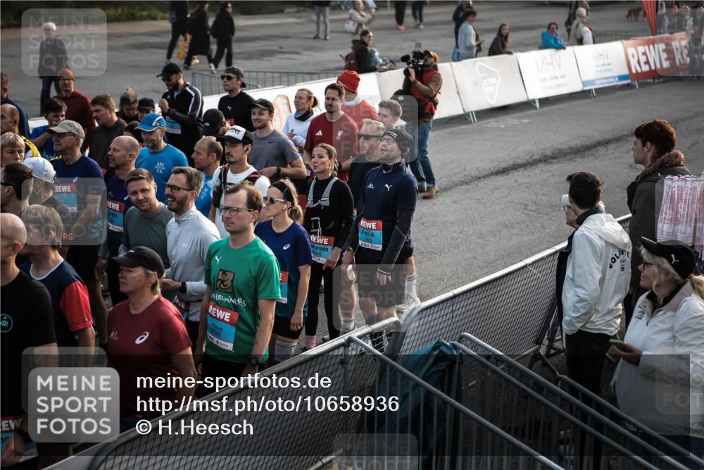 03.10.2026 - Köhlbrandbrückenlauf H.Heesch http://msf.ph/oto/10658936 03.10.2026 09:02:40 Ziel  meine-sportfotos.de