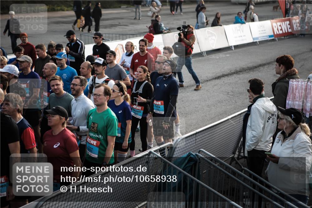 03.10.2026 - Köhlbrandbrückenlauf H.Heesch http://msf.ph/oto/10658938 03.10.2026 09:02:40 Ziel  meine-sportfotos.de