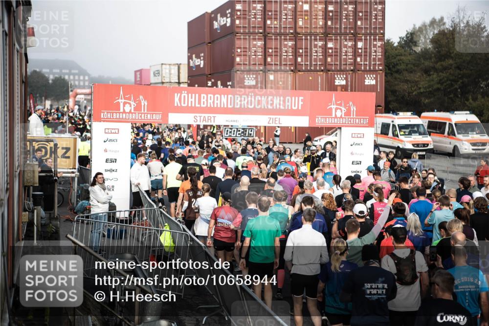 03.10.2026 - Köhlbrandbrückenlauf H.Heesch http://msf.ph/oto/10658944 03.10.2026 09:03:07 Ziel  meine-sportfotos.de