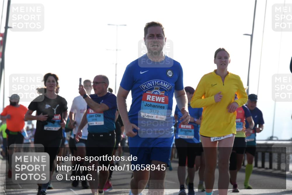 03.10.2026 - Köhlbrandbrückenlauf LenaG. http://msf.ph/oto/10658945 03.10.2026 09:32:32 Position 1 3446, 3172 meine-sportfotos.de