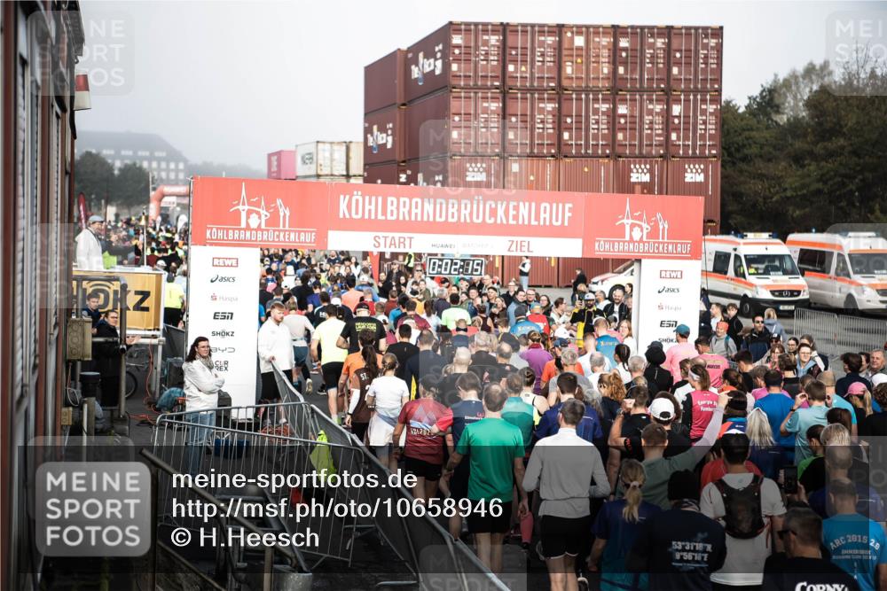 03.10.2026 - Köhlbrandbrückenlauf H.Heesch http://msf.ph/oto/10658946 03.10.2026 09:03:07 Ziel  meine-sportfotos.de