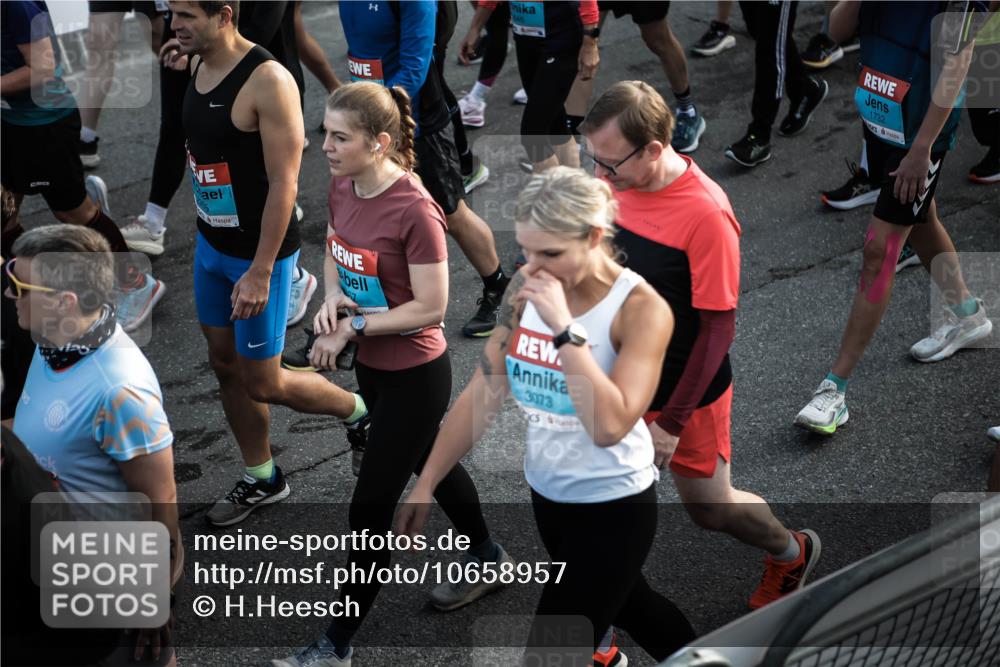 03.10.2026 - Köhlbrandbrückenlauf H.Heesch http://msf.ph/oto/10658957 03.10.2026 09:03:51 Ziel  meine-sportfotos.de