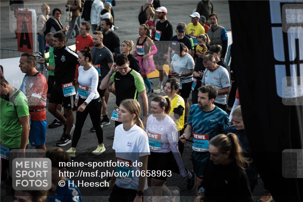 03.10.2026 - Köhlbrandbrückenlauf H.Heesch http://msf.ph/oto/10658963 03.10.2026 09:03:55 Ziel  meine-sportfotos.de