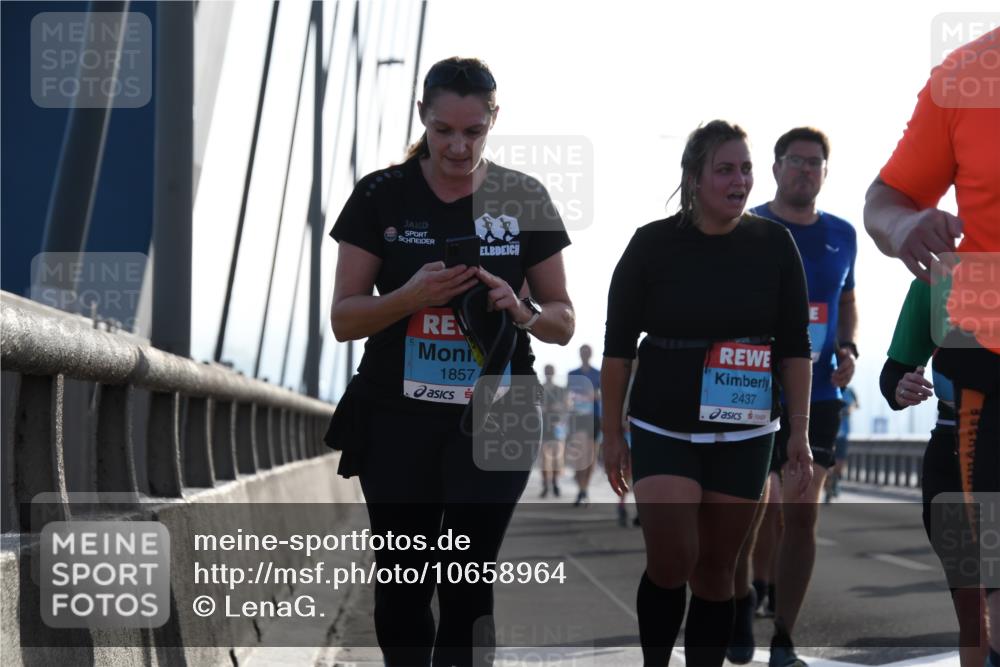 03.10.2026 - Köhlbrandbrückenlauf LenaG. http://msf.ph/oto/10658964 03.10.2026 09:32:43 Position 1 1857, 2437 meine-sportfotos.de