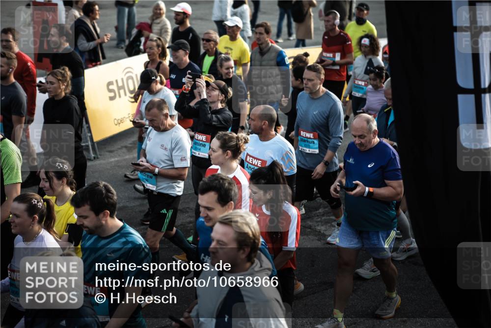 03.10.2026 - Köhlbrandbrückenlauf H.Heesch http://msf.ph/oto/10658966 03.10.2026 09:03:56 Ziel  meine-sportfotos.de