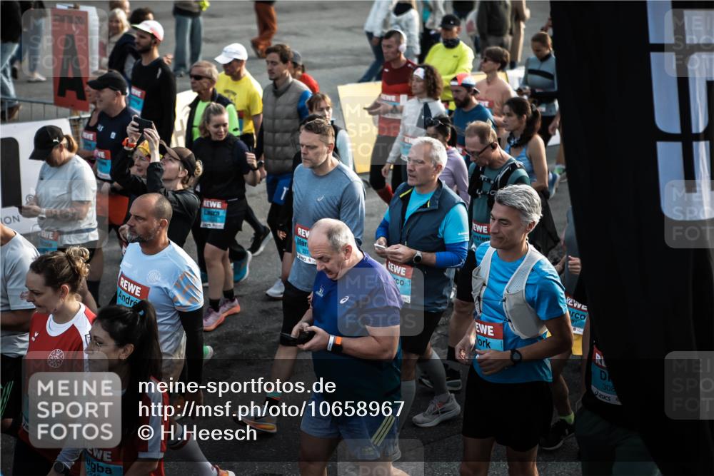 03.10.2026 - Köhlbrandbrückenlauf H.Heesch http://msf.ph/oto/10658967 03.10.2026 09:03:58 Ziel  meine-sportfotos.de
