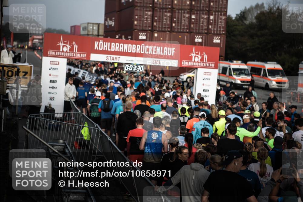 03.10.2026 - Köhlbrandbrückenlauf H.Heesch http://msf.ph/oto/10658971 03.10.2026 09:04:22 Ziel  meine-sportfotos.de