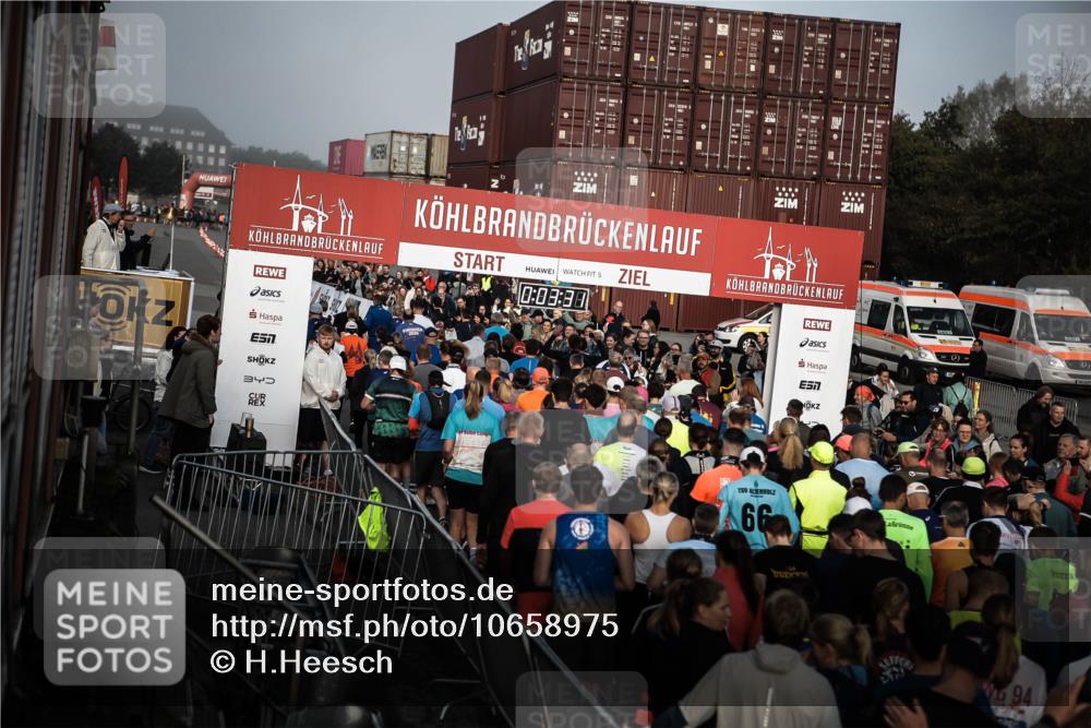 03.10.2026 - Köhlbrandbrückenlauf H.Heesch http://msf.ph/oto/10658975 03.10.2026 09:04:24 Ziel  meine-sportfotos.de