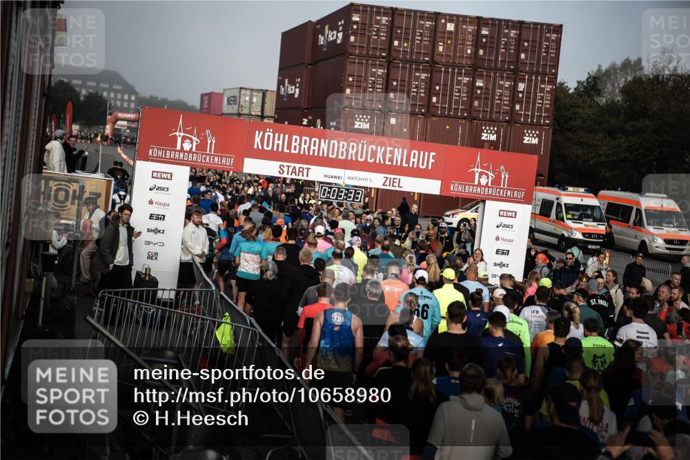 03.10.2026 - Köhlbrandbrückenlauf H.Heesch http://msf.ph/oto/10658980 03.10.2026 09:04:26 Ziel  meine-sportfotos.de