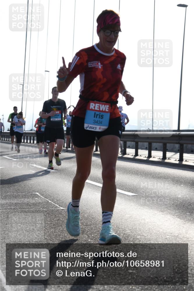 03.10.2026 - Köhlbrandbrückenlauf LenaG. http://msf.ph/oto/10658981 03.10.2026 09:33:01 Position 1 3434 meine-sportfotos.de
