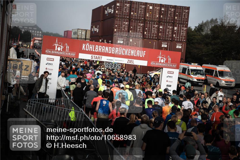 03.10.2026 - Köhlbrandbrückenlauf H.Heesch http://msf.ph/oto/10658983 03.10.2026 09:04:28 Ziel  meine-sportfotos.de