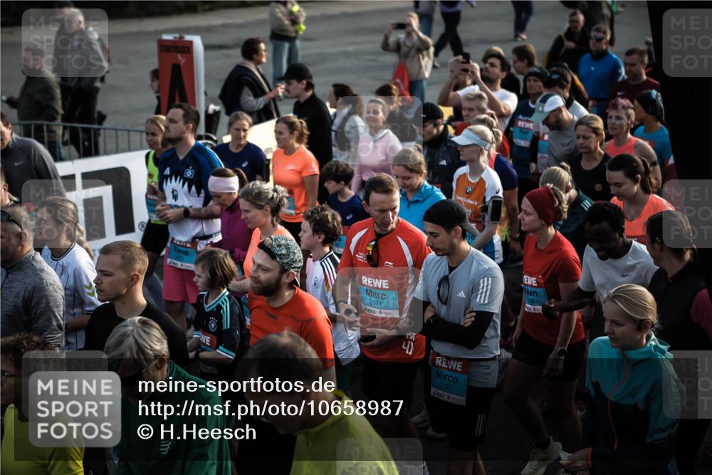 03.10.2026 - Köhlbrandbrückenlauf H.Heesch http://msf.ph/oto/10658987 03.10.2026 09:04:33 Ziel  meine-sportfotos.de