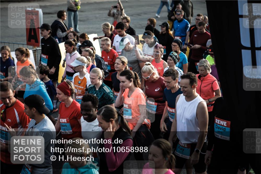 03.10.2026 - Köhlbrandbrückenlauf H.Heesch http://msf.ph/oto/10658988 03.10.2026 09:04:35 Ziel  meine-sportfotos.de