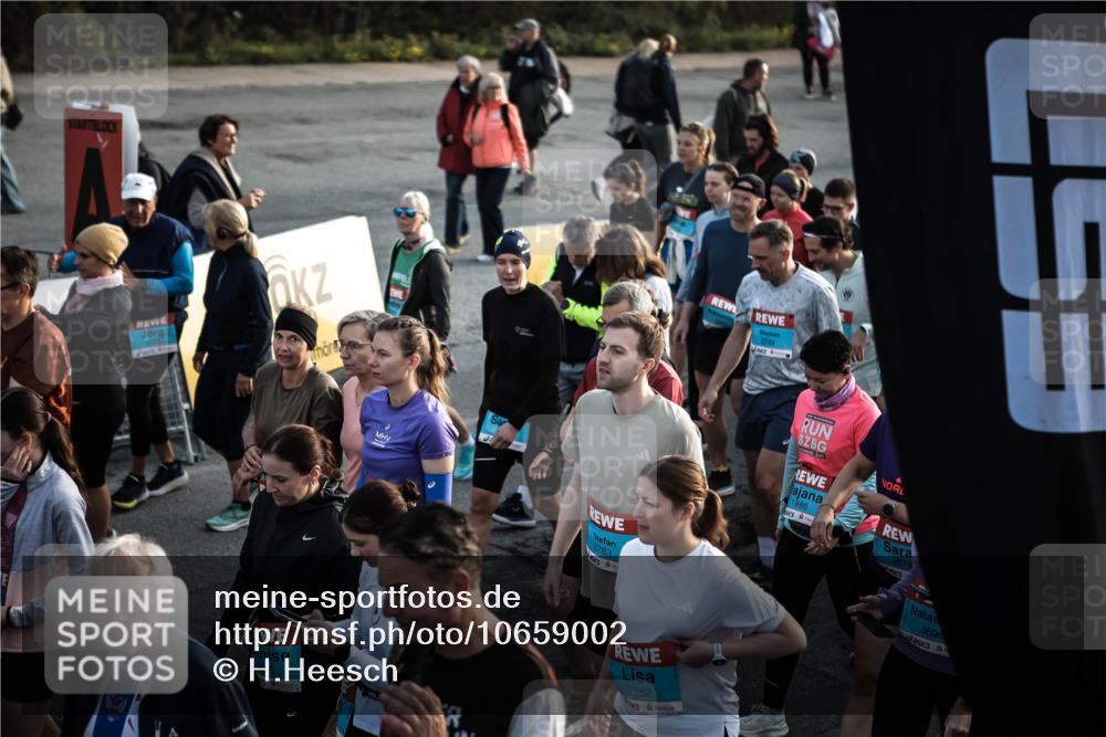 03.10.2026 - Köhlbrandbrückenlauf H.Heesch http://msf.ph/oto/10659002 03.10.2026 09:04:45 Ziel  meine-sportfotos.de