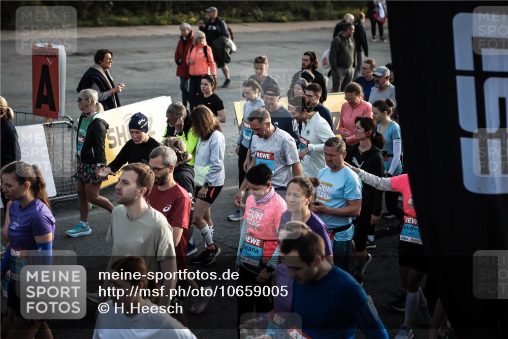 03.10.2026 - Köhlbrandbrückenlauf H.Heesch http://msf.ph/oto/10659005 03.10.2026 09:04:46 Ziel  meine-sportfotos.de
