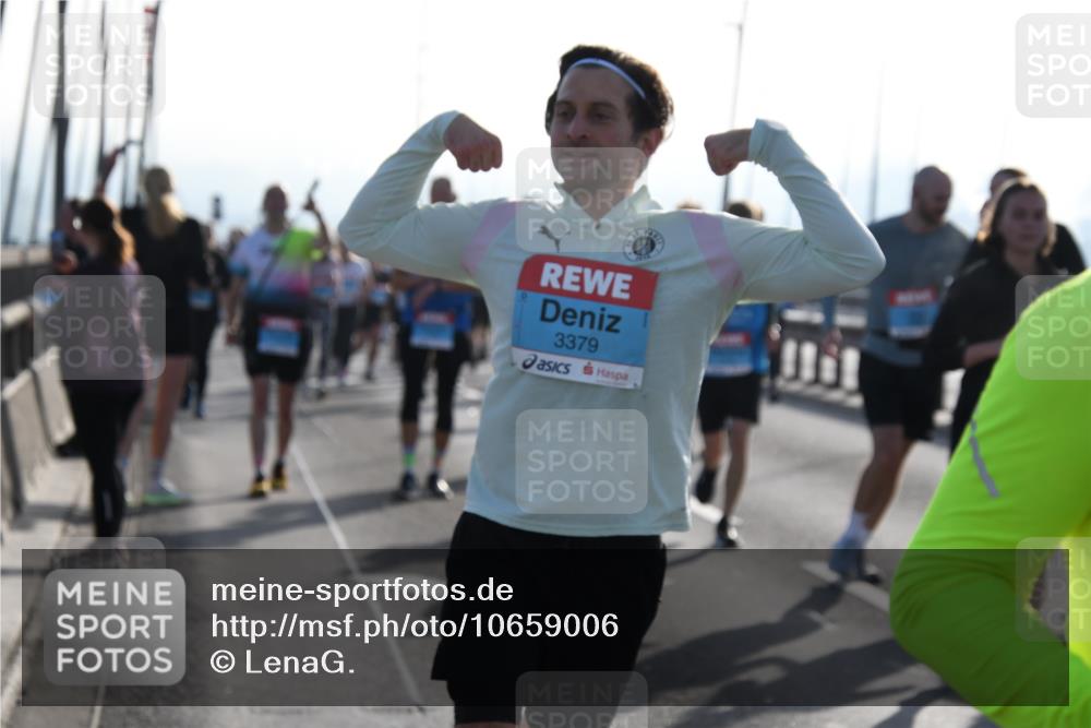 03.10.2026 - Köhlbrandbrückenlauf LenaG. http://msf.ph/oto/10659006 03.10.2026 09:33:25 Position 1 3379 meine-sportfotos.de