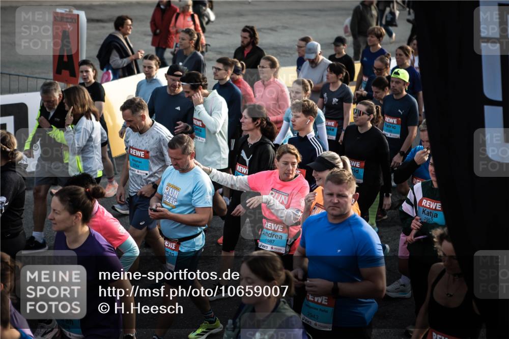 03.10.2026 - Köhlbrandbrückenlauf H.Heesch http://msf.ph/oto/10659007 03.10.2026 09:04:47 Ziel  meine-sportfotos.de