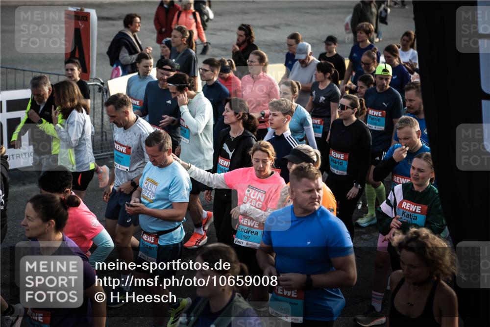 03.10.2026 - Köhlbrandbrückenlauf H.Heesch http://msf.ph/oto/10659008 03.10.2026 09:04:47 Ziel  meine-sportfotos.de