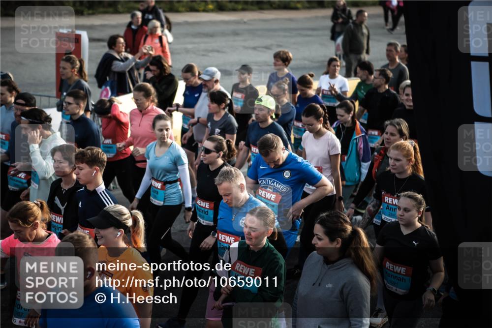 03.10.2026 - Köhlbrandbrückenlauf H.Heesch http://msf.ph/oto/10659011 03.10.2026 09:04:49 Ziel  meine-sportfotos.de