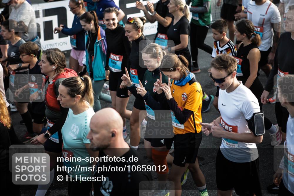 03.10.2026 - Köhlbrandbrückenlauf H.Heesch http://msf.ph/oto/10659012 03.10.2026 09:04:53 Ziel  meine-sportfotos.de