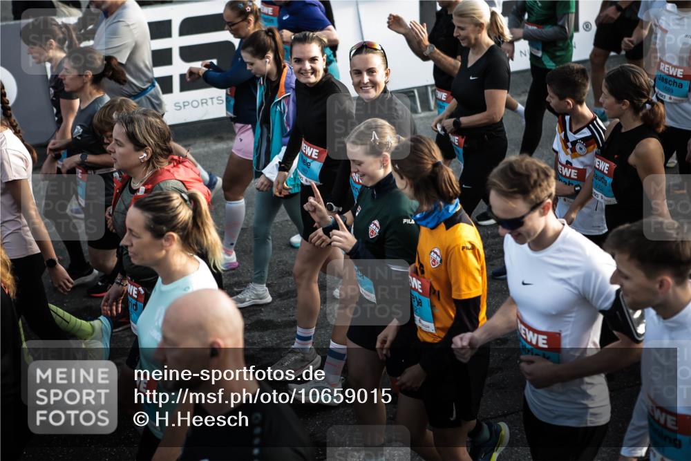 03.10.2026 - Köhlbrandbrückenlauf H.Heesch http://msf.ph/oto/10659015 03.10.2026 09:04:53 Ziel  meine-sportfotos.de