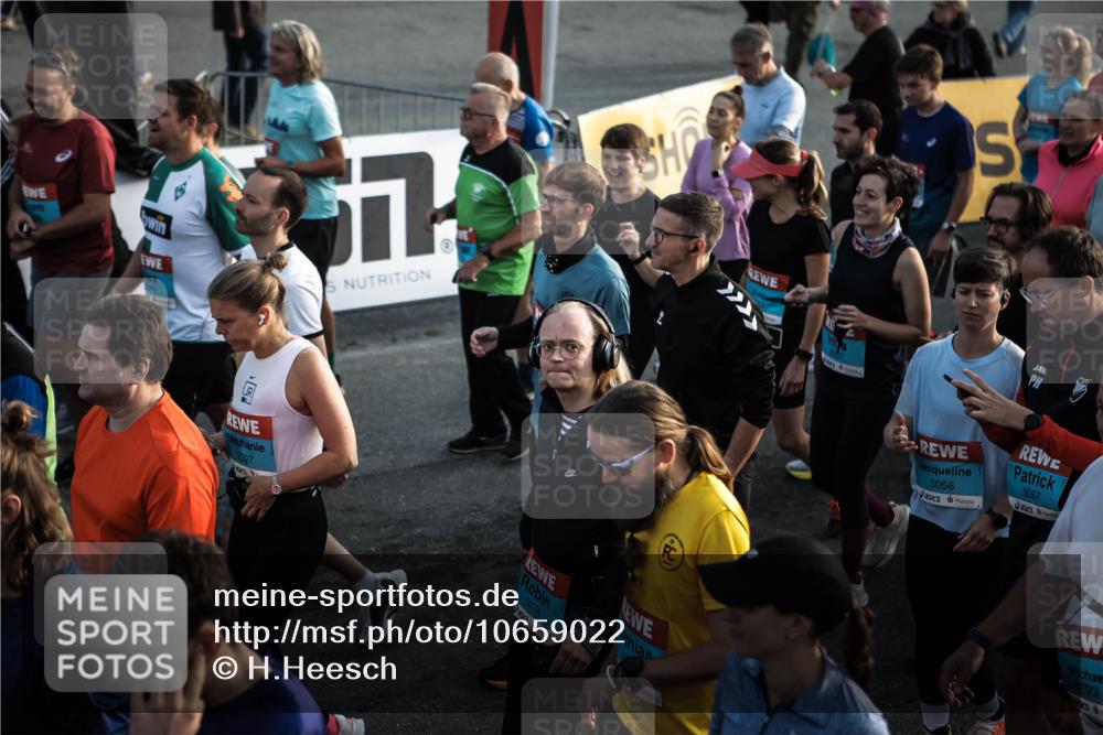 03.10.2026 - Köhlbrandbrückenlauf H.Heesch http://msf.ph/oto/10659022 03.10.2026 09:04:59 Ziel  meine-sportfotos.de