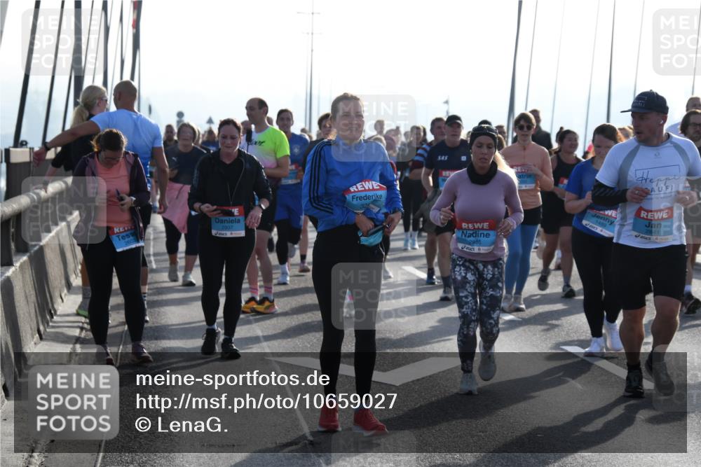 03.10.2026 - Köhlbrandbrückenlauf LenaG. http://msf.ph/oto/10659027 03.10.2026 09:33:34 Position 1 2603, 2937, 45, 2886, 1489, 2841 meine-sportfotos.de