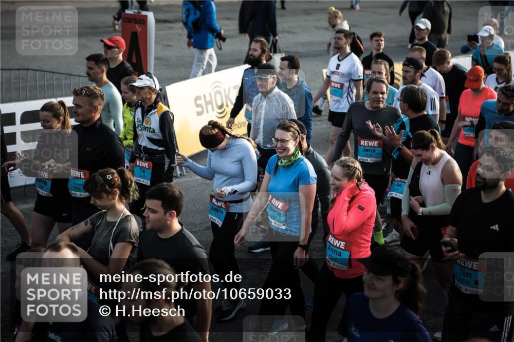 03.10.2026 - Köhlbrandbrückenlauf H.Heesch http://msf.ph/oto/10659033 03.10.2026 09:05:04 Ziel  meine-sportfotos.de