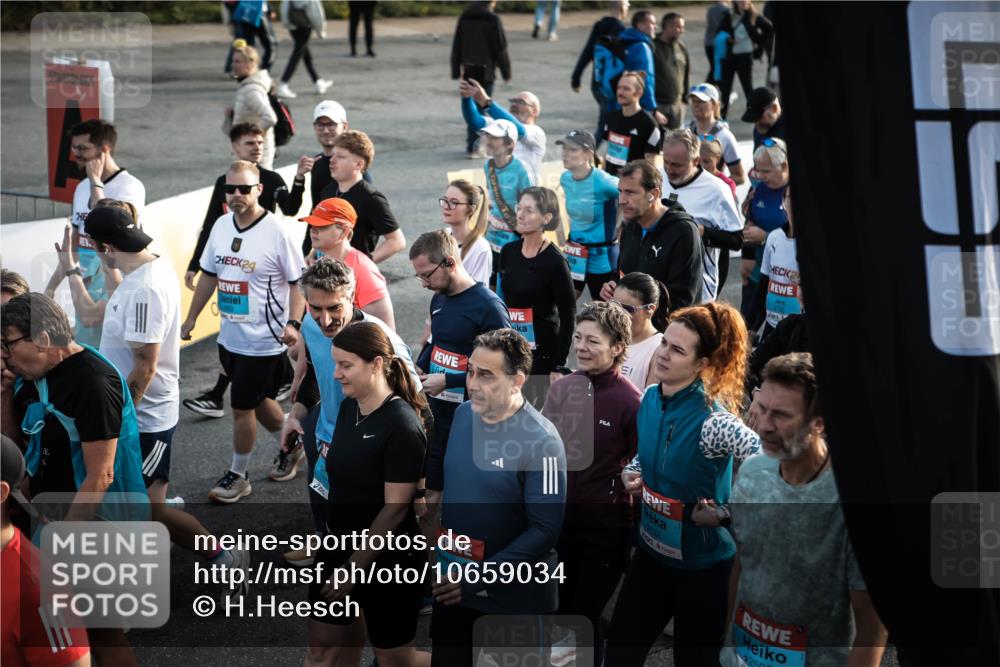 03.10.2026 - Köhlbrandbrückenlauf H.Heesch http://msf.ph/oto/10659034 03.10.2026 09:05:06 Ziel  meine-sportfotos.de
