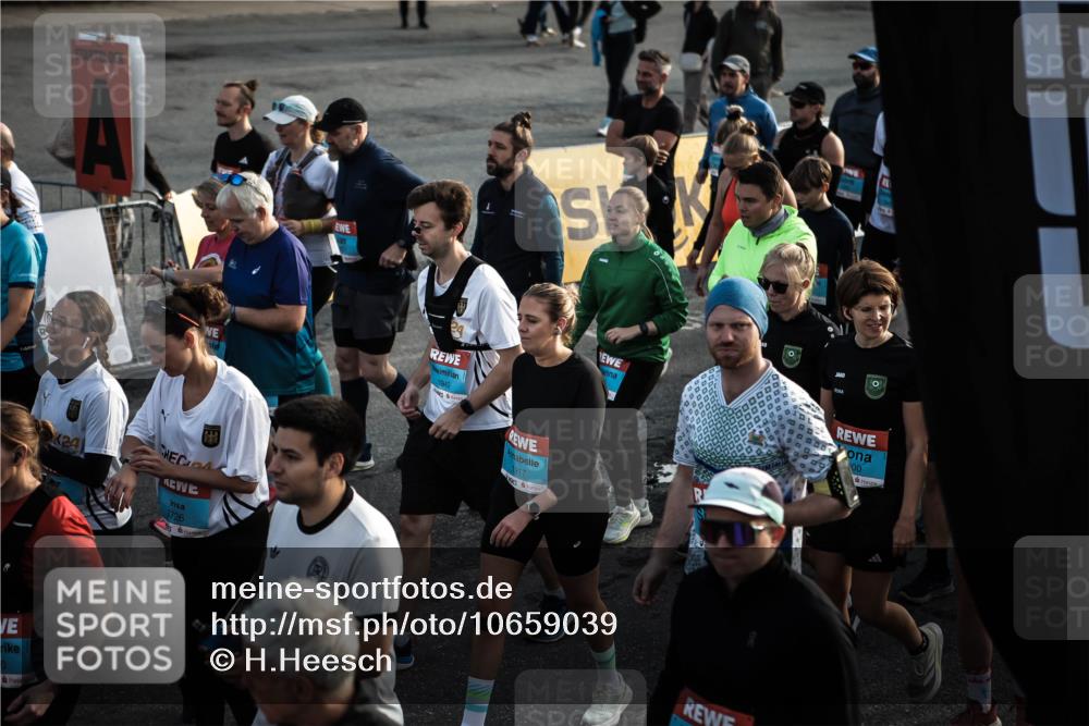 03.10.2026 - Köhlbrandbrückenlauf H.Heesch http://msf.ph/oto/10659039 03.10.2026 09:05:10 Ziel  meine-sportfotos.de