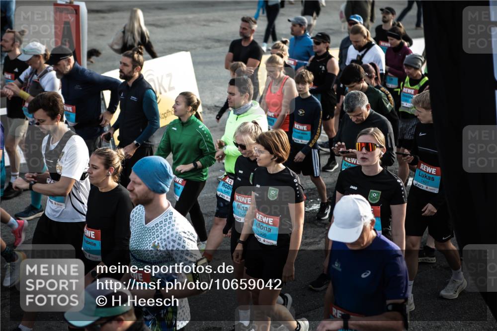 03.10.2026 - Köhlbrandbrückenlauf H.Heesch http://msf.ph/oto/10659042 03.10.2026 09:05:11 Ziel  meine-sportfotos.de