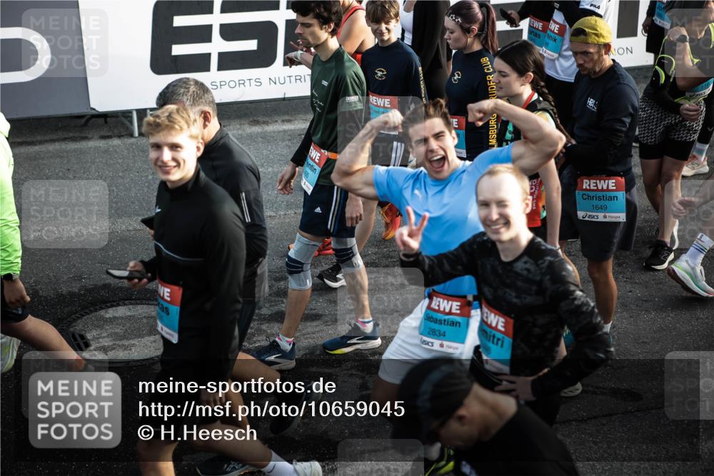 03.10.2026 - Köhlbrandbrückenlauf H.Heesch http://msf.ph/oto/10659045 03.10.2026 09:05:15 Ziel  meine-sportfotos.de