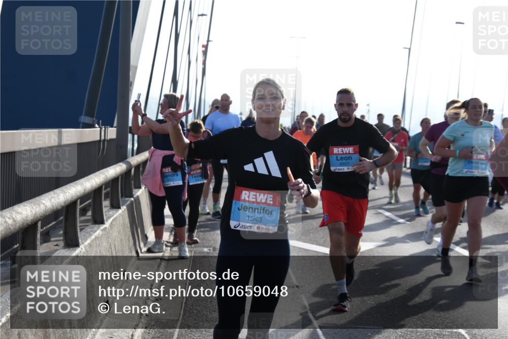 03.10.2026 - Köhlbrandbrückenlauf LenaG. http://msf.ph/oto/10659048 03.10.2026 09:33:44 Position 1 2571, 1543, 2857, 1856, 1 meine-sportfotos.de