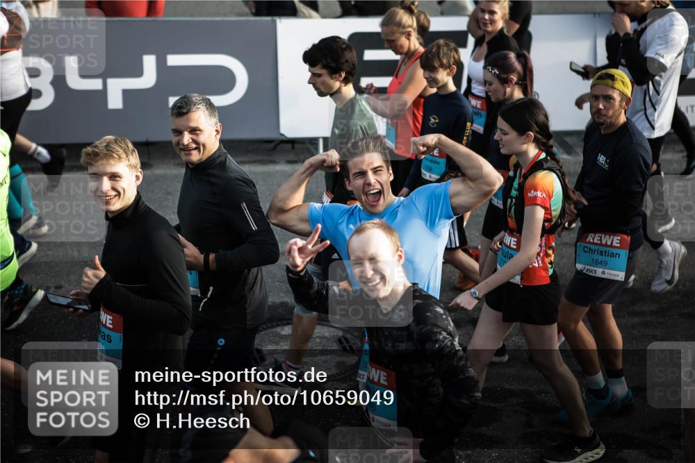 03.10.2026 - Köhlbrandbrückenlauf H.Heesch http://msf.ph/oto/10659049 03.10.2026 09:05:15 Ziel  meine-sportfotos.de