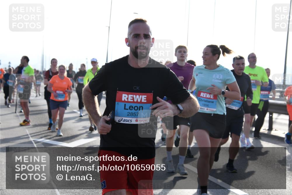 03.10.2026 - Köhlbrandbrückenlauf LenaG. http://msf.ph/oto/10659055 03.10.2026 09:33:46 Position 1 2857, 4, 1856, 3047 meine-sportfotos.de