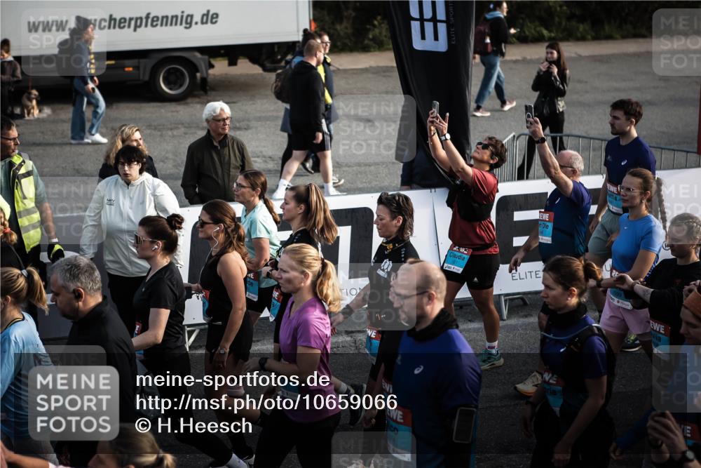 03.10.2026 - Köhlbrandbrückenlauf H.Heesch http://msf.ph/oto/10659066 03.10.2026 09:05:53 Ziel  meine-sportfotos.de