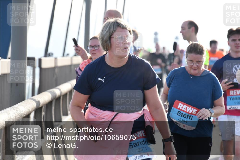 03.10.2026 - Köhlbrandbrückenlauf LenaG. http://msf.ph/oto/10659075 03.10.2026 09:33:54 Position 1 2571, 116, 3044 meine-sportfotos.de