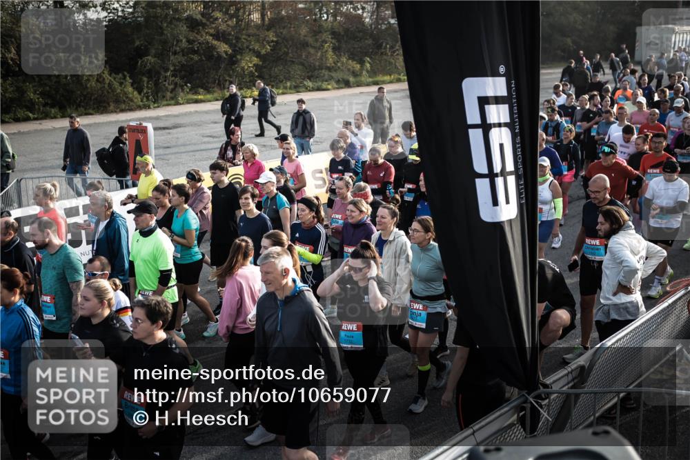 03.10.2026 - Köhlbrandbrückenlauf H.Heesch http://msf.ph/oto/10659077 03.10.2026 09:06:29 Ziel  meine-sportfotos.de