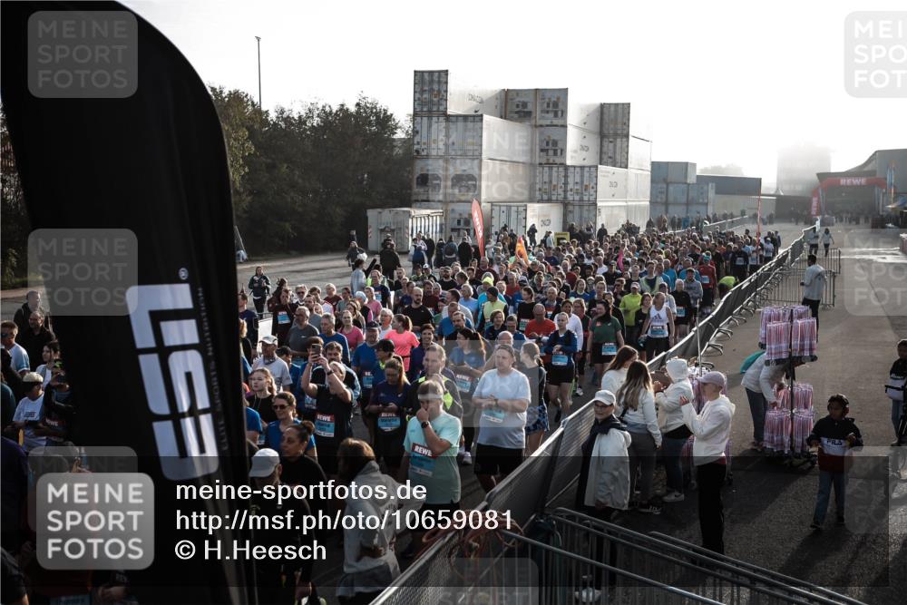 03.10.2026 - Köhlbrandbrückenlauf H.Heesch http://msf.ph/oto/10659081 03.10.2026 09:06:35 Ziel  meine-sportfotos.de