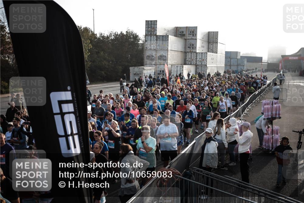 03.10.2026 - Köhlbrandbrückenlauf H.Heesch http://msf.ph/oto/10659083 03.10.2026 09:06:36 Ziel  meine-sportfotos.de
