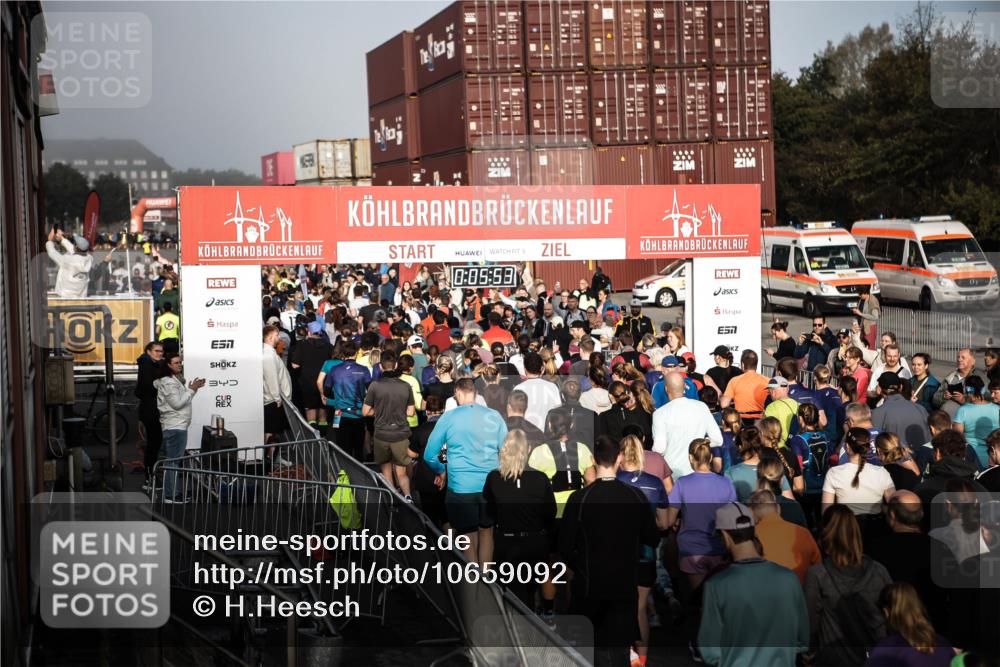 03.10.2026 - Köhlbrandbrückenlauf H.Heesch http://msf.ph/oto/10659092 03.10.2026 09:06:46 Ziel  meine-sportfotos.de