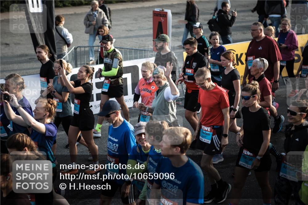 03.10.2026 - Köhlbrandbrückenlauf H.Heesch http://msf.ph/oto/10659096 03.10.2026 09:07:03 Ziel  meine-sportfotos.de