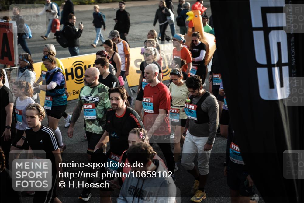 03.10.2026 - Köhlbrandbrückenlauf H.Heesch http://msf.ph/oto/10659102 03.10.2026 09:07:06 Ziel  meine-sportfotos.de