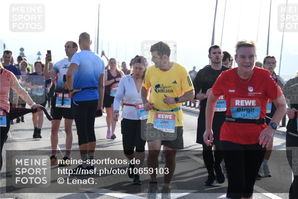 03.10.2026 - Köhlbrandbrückenlauf LenaG. http://msf.ph/oto/10659103 03.10.2026 09:34:07 Position 1 107, 2376, 914, 1511 meine-sportfotos.de