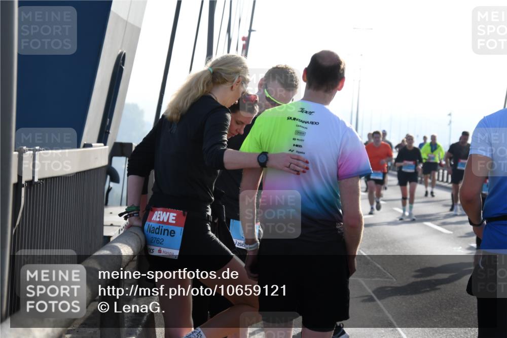 03.10.2026 - Köhlbrandbrückenlauf LenaG. http://msf.ph/oto/10659121 03.10.2026 09:34:42 Position 1 2762 meine-sportfotos.de