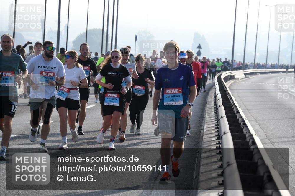 03.10.2026 - Köhlbrandbrückenlauf LenaG. http://msf.ph/oto/10659141 03.10.2026 09:35:09 Position 1 1571, 158, 3470, 17, 1176, 2364 meine-sportfotos.de