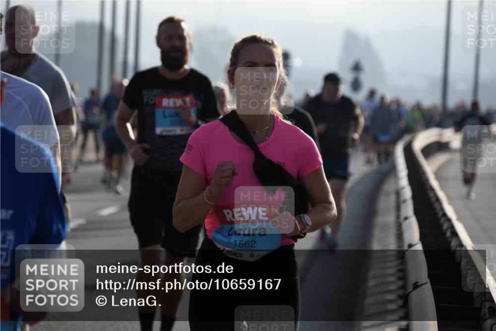 03.10.2026 - Köhlbrandbrückenlauf LenaG. http://msf.ph/oto/10659167 03.10.2026 09:36:14 Position 1 20, 1562 meine-sportfotos.de