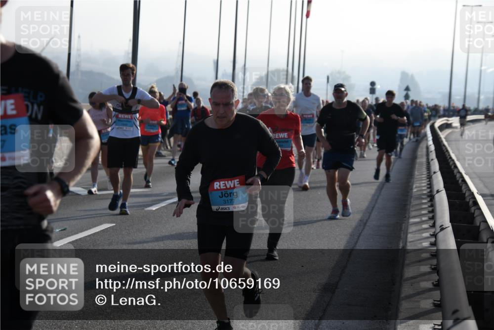 03.10.2026 - Köhlbrandbrückenlauf LenaG. http://msf.ph/oto/10659169 03.10.2026 09:36:20 Position 1 7, 3177 meine-sportfotos.de