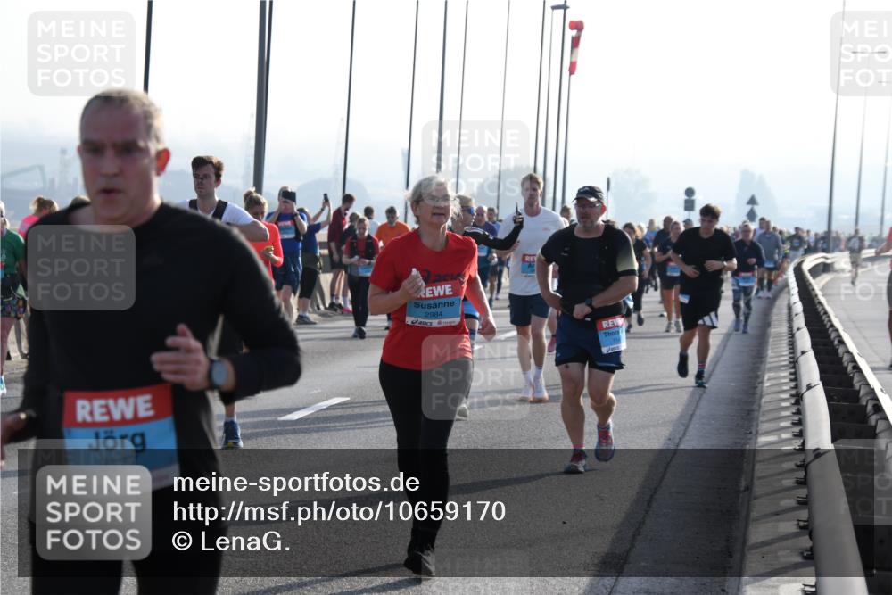 03.10.2026 - Köhlbrandbrückenlauf LenaG. http://msf.ph/oto/10659170 03.10.2026 09:36:22 Position 1 3177, 2984 meine-sportfotos.de